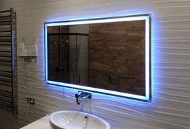Зеркало настенное с LED-подсветкой и дополнительным декоративным освещением Зеркало настенное с LED-подсветкой